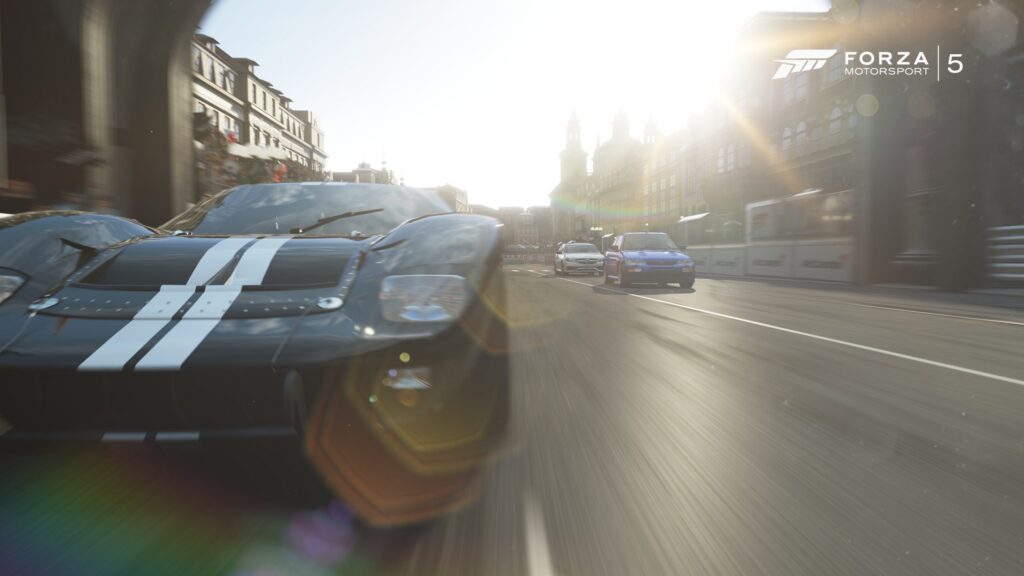 Carro esportivo com listras brancas acelera em pista urbana em Forza Motorsport 5